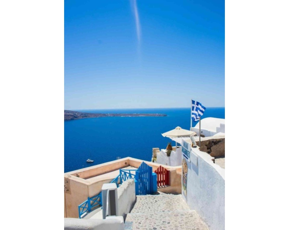 ΠΙΝΑΚΑΣ ΣΕ ΚΑΜΒΑ Σαντορίνη με Ελληνική Σημαία